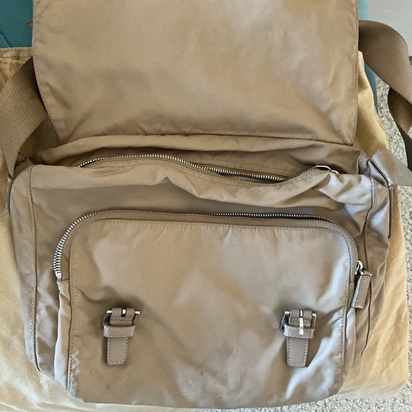 Prada Tessuto Messenger bag in Tan - Picture 2 of 6